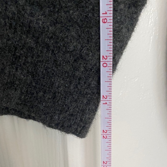 Polo by Ralph Lauren Women's Charcoal Wool V-Neck Sweater - Picture 5 of 7